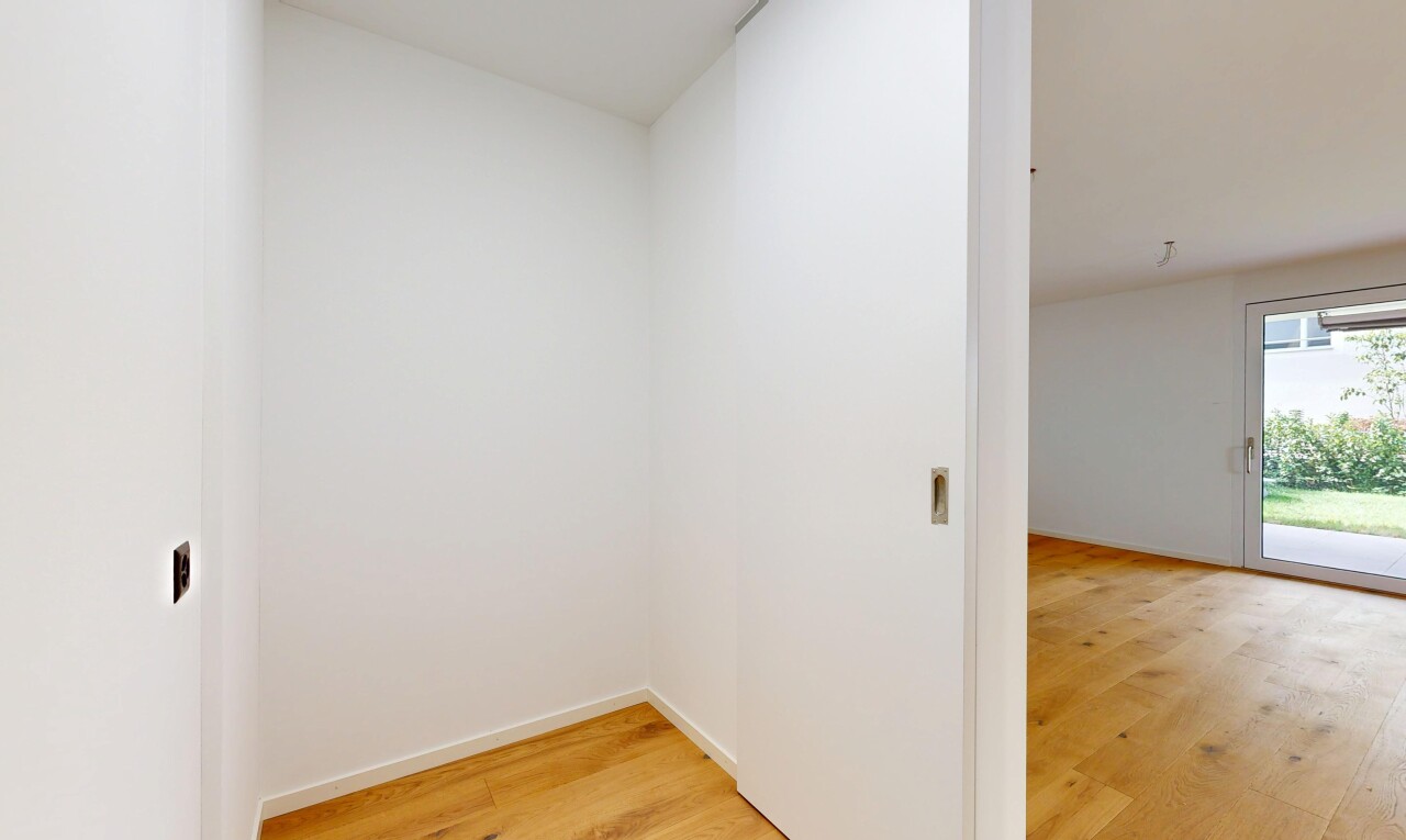 unfurnished room featuring light wood finished floors