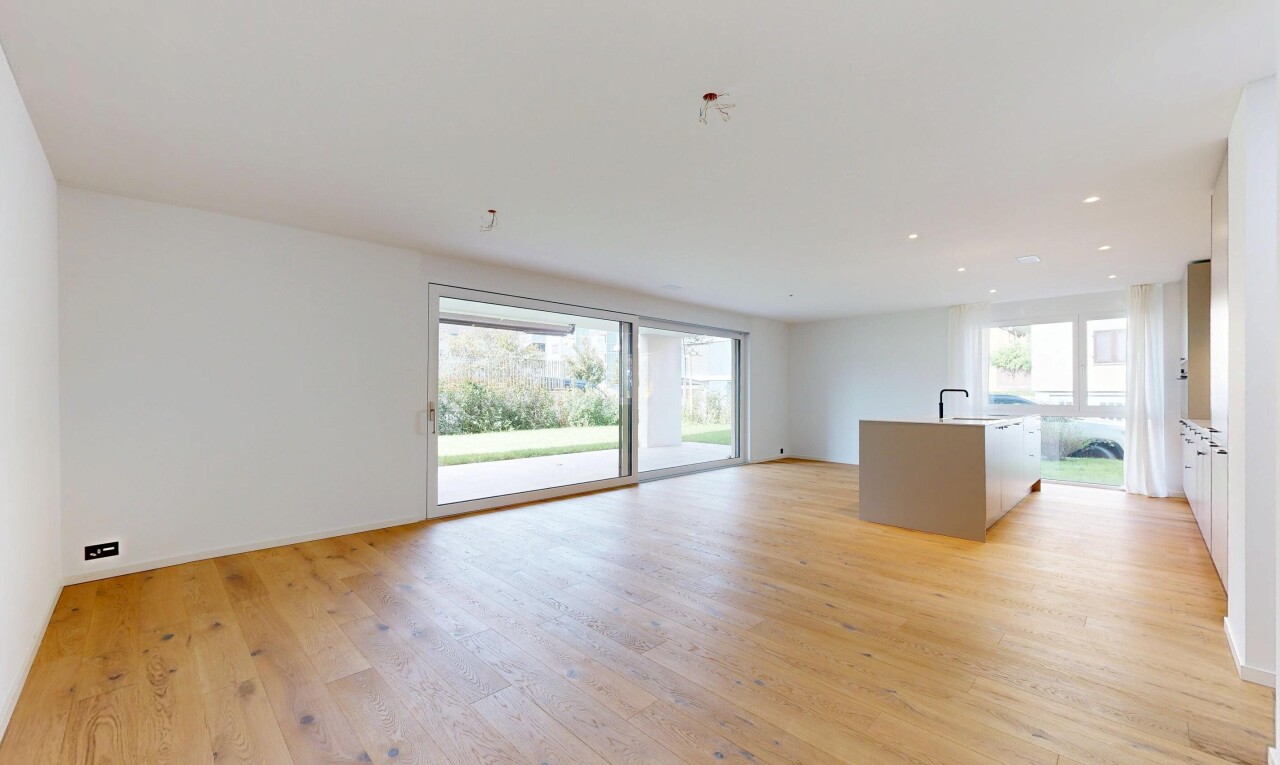 unfurnished room featuring light wood finished floors and recessed lighting