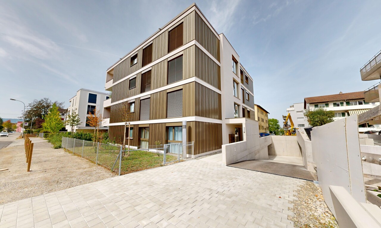 view of apartment building / complex