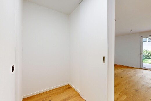 unfurnished room featuring light wood finished floors