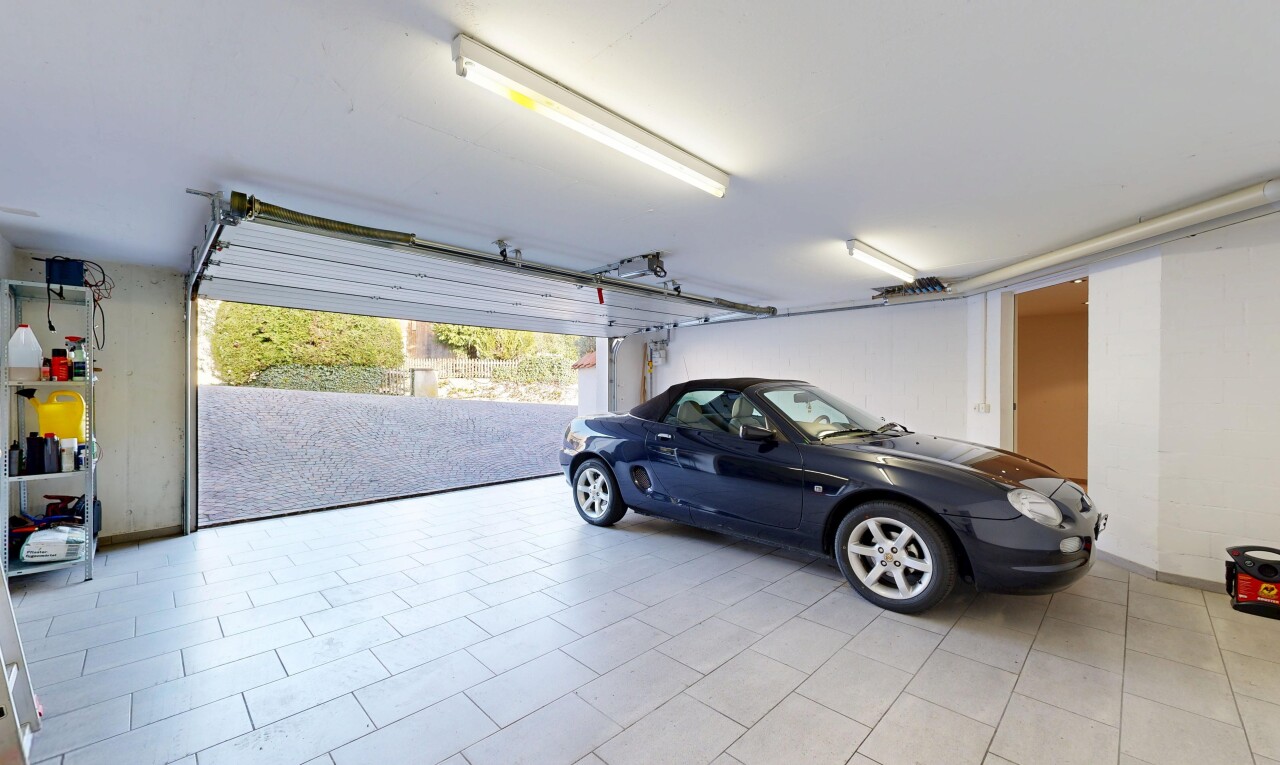 parking avec inside property
