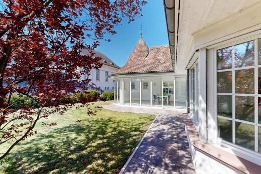 façade avec pelouse, véranda, from property, day time, et toit en bardeaux