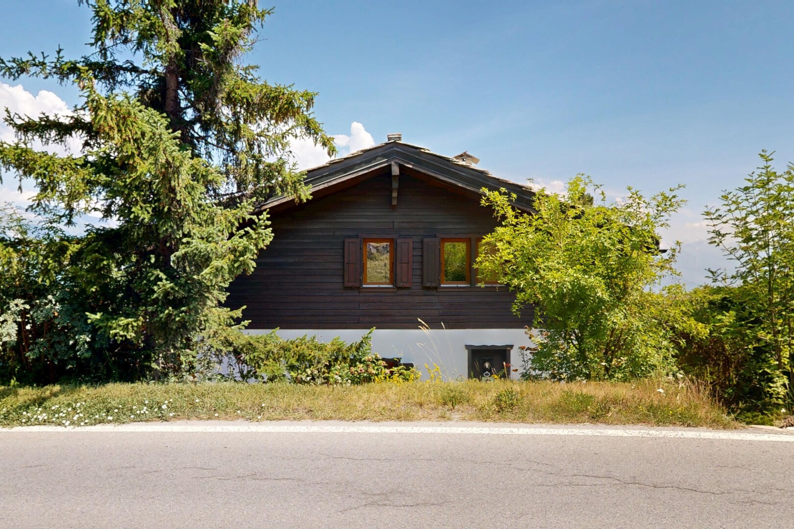 façade avec day time, property visible, et bardage horizontal