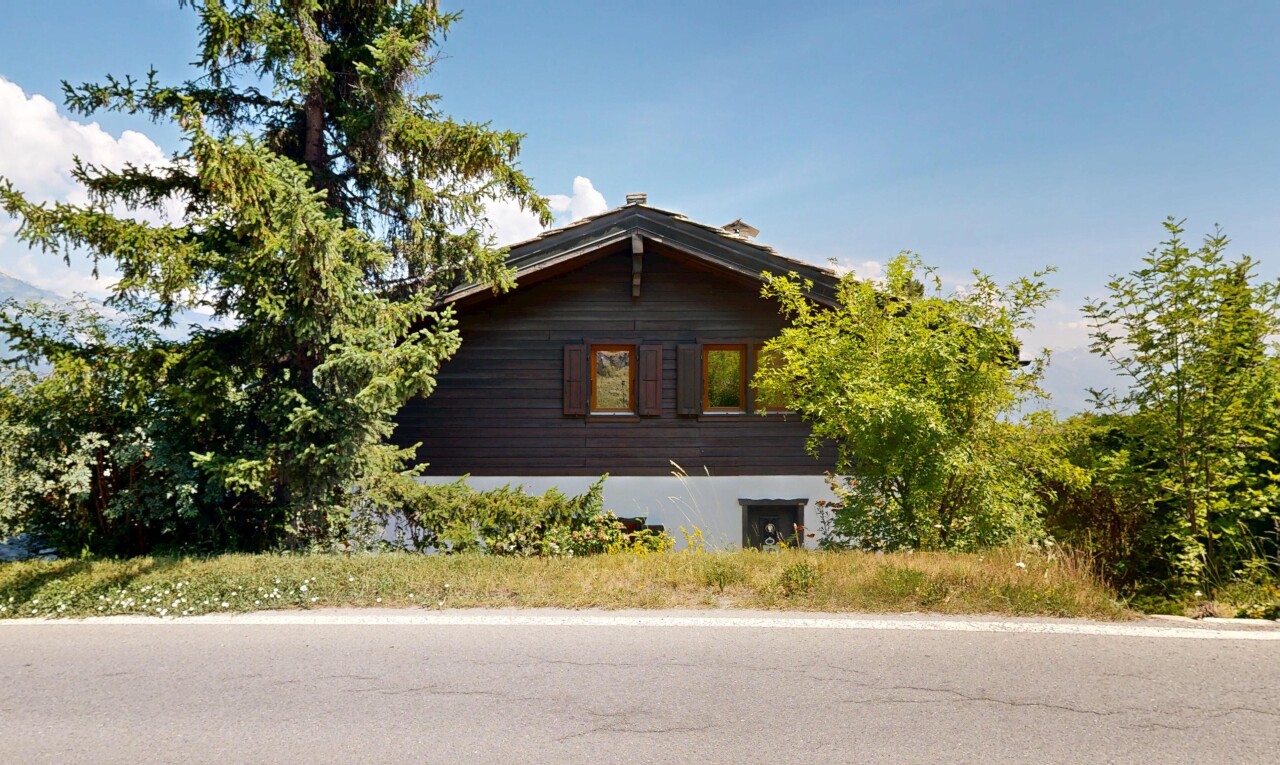 façade avec day time, property visible, et bardage horizontal