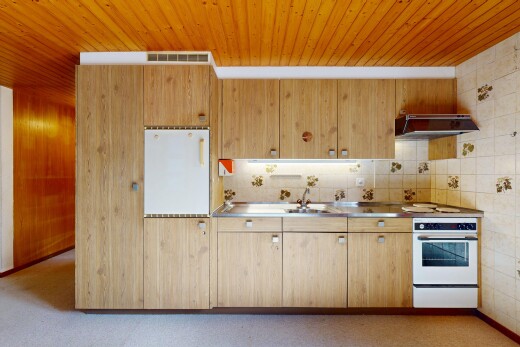 küche mit ofen, inside property, holzdecke, wood ceiling, und edelstahl-arbeitsplatten