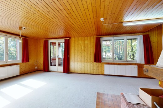 leerer raum mit holzwand, wood wall, inside property, natürliches licht, und natural light