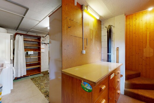 treppe mit inside property, wood wall, holzwand, carpet, und teppich