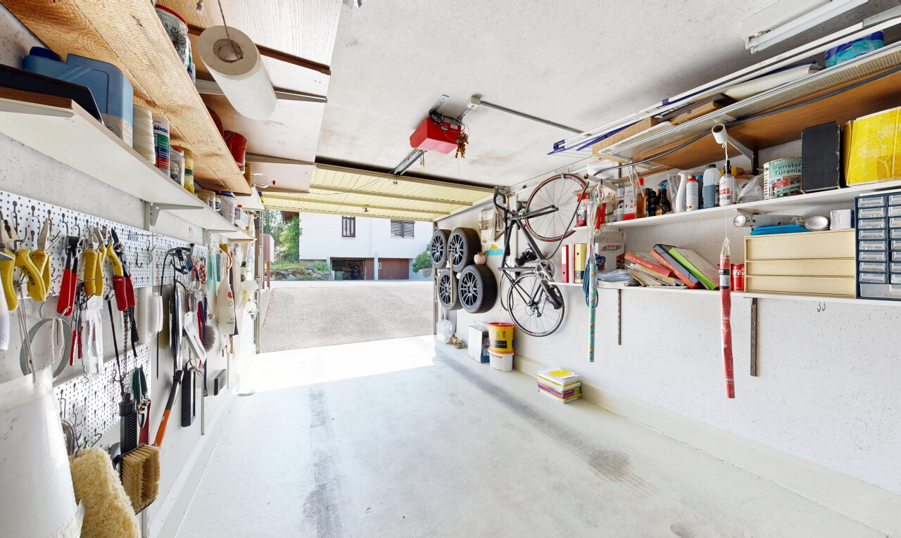 parking avec inside property