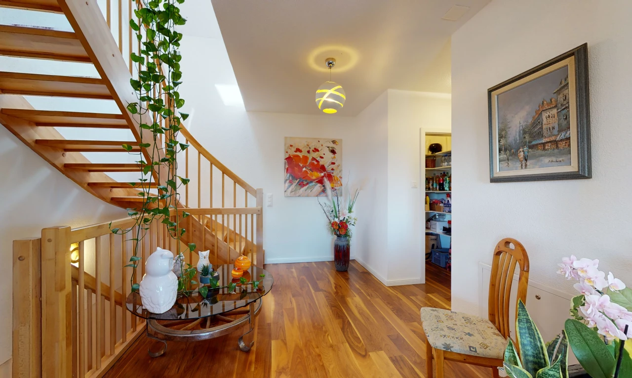 entrée du foyer avec parquet