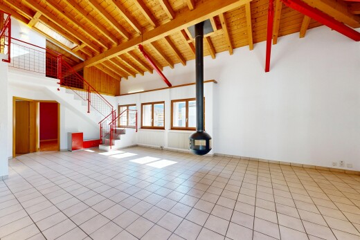 leerer raum mit holzdecke, wood ceiling, hohe decke, high ceiling, und dachschräge