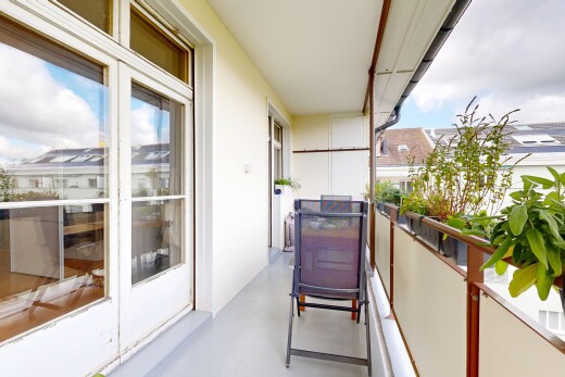 balkon mit balkon, day time, und from property