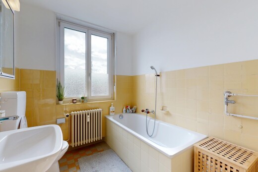 bad mit tile wall, fliesenwand, kühler, komplettes badezimmer, und bad