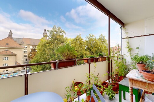 balkon mit from property, balkon, und day time