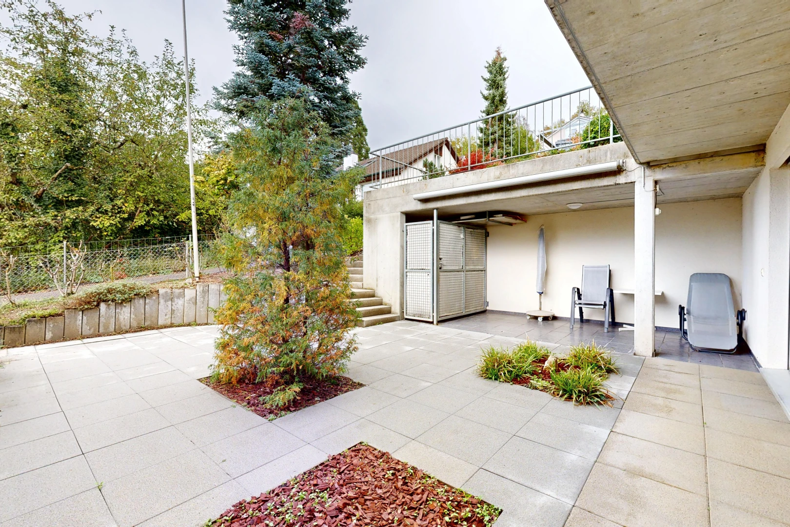 terrasse mit from property, overcast, zaun, und terrasse