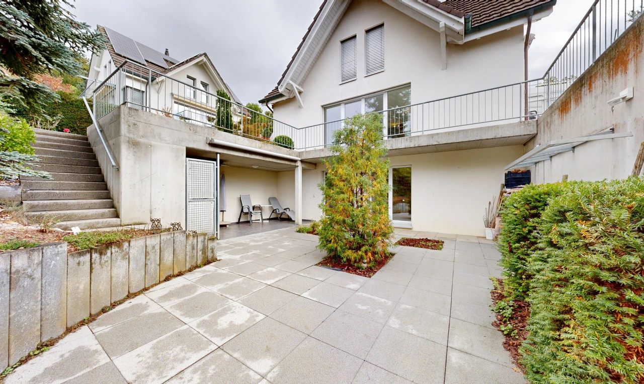 außenansicht mit treppen, overcast, stuckverkleidung, und balkon
