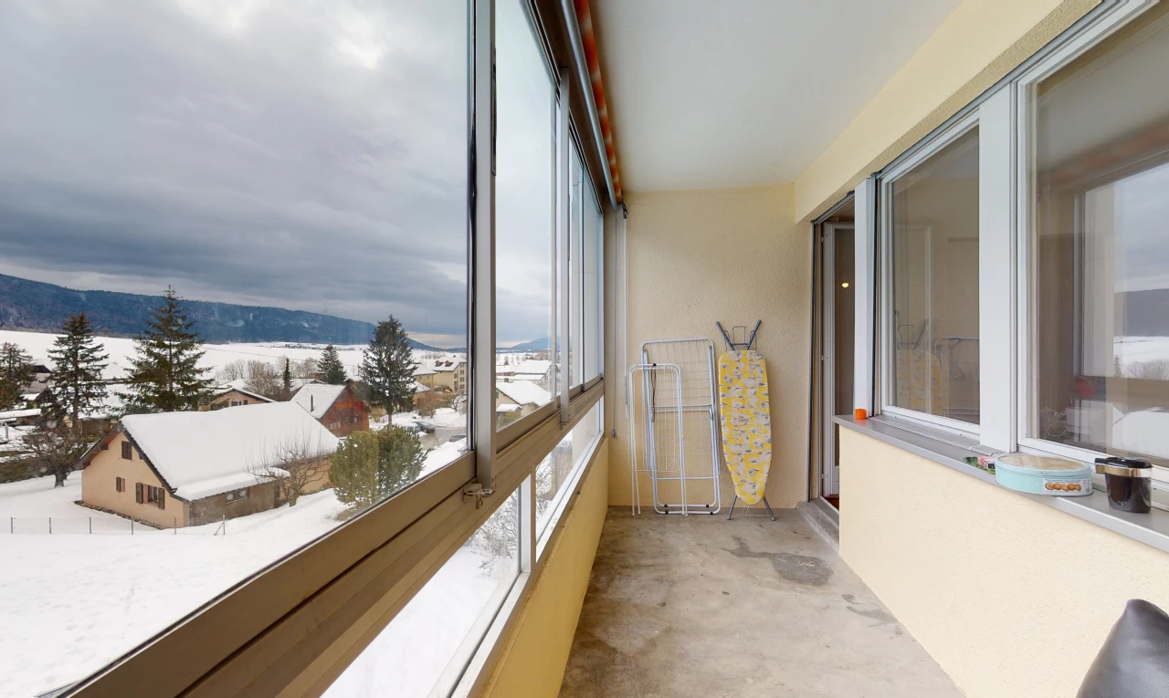 sunroom / solarium with natural light