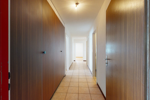 couloir avec carrelage