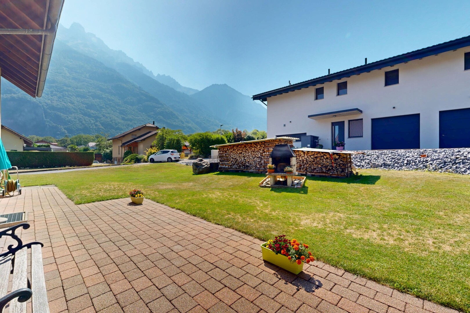 vue sur la montagne avec from property, vue sur la montagne, mountain view, et day time