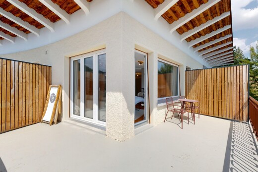 terrasse avec property visible