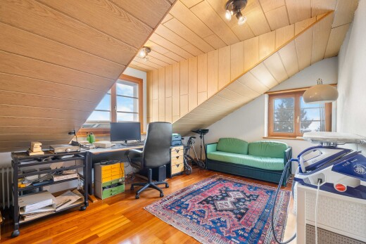 bureau avec pièce supplémentaire, plafond en bois, wood ceiling, plafond voûté, et vaulted ceiling
