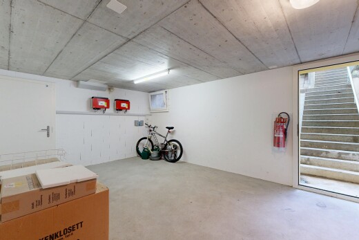 parking avec inside property