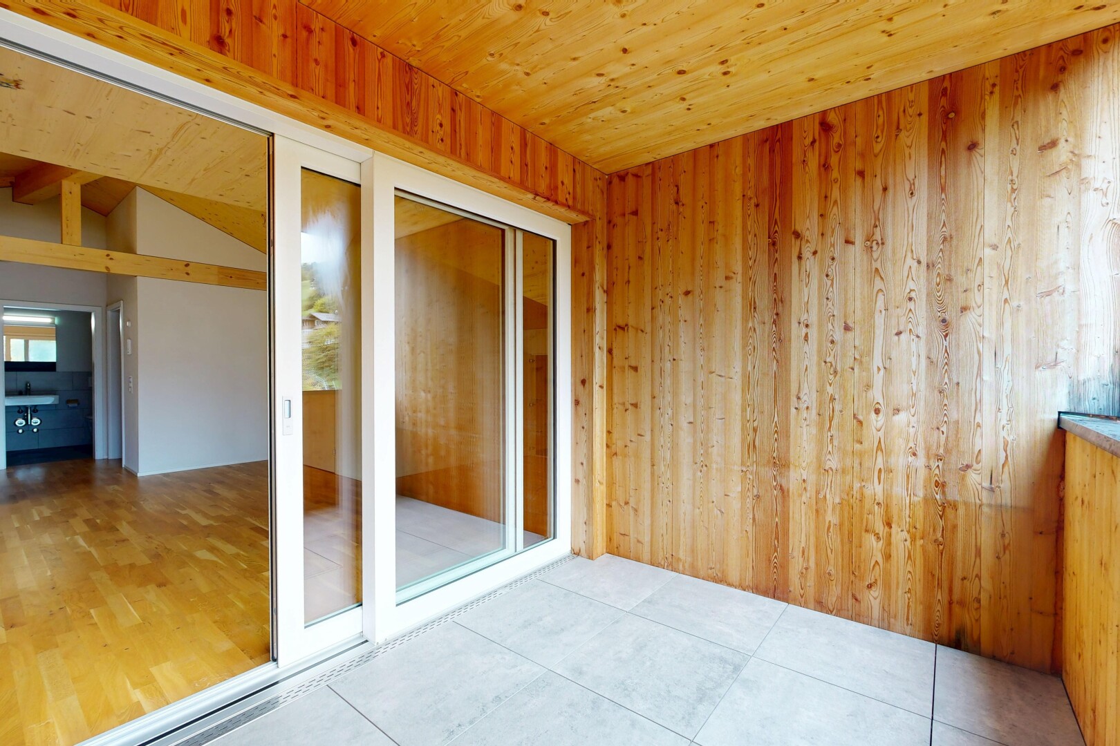terrasse avec inside property et terrasse