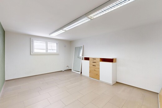 leerer raum mit inside property, light floor, natürliches licht, natural light, und gipskartonwand