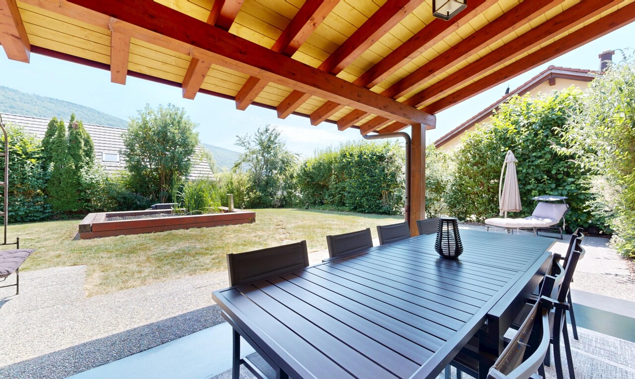 terrasse avec from property, coin repas extérieur, terrasse, day time, et mountain view
