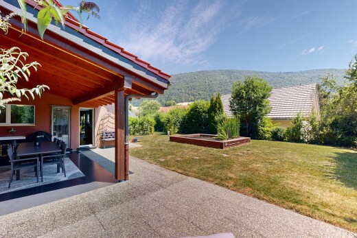 terrasse avec pelouse, terrasse, from property, et day time