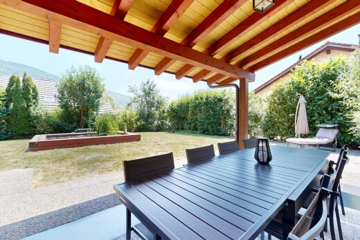 terrasse avec from property, coin repas extérieur, terrasse, day time, et mountain view