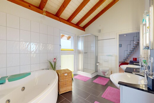bad mit dusche, komplettes badezimmer, schminktisch, tile wall, und fliesenwand