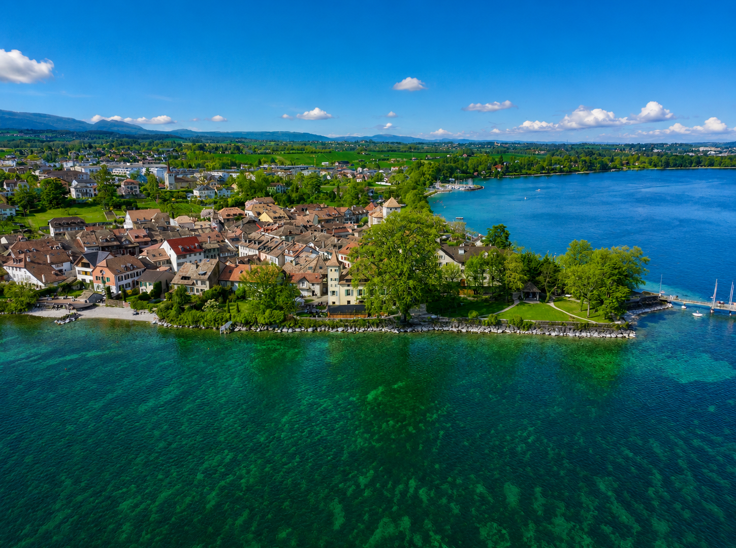 vue sur la mer avec aerial view, day time, vue sur l'eau, et water view