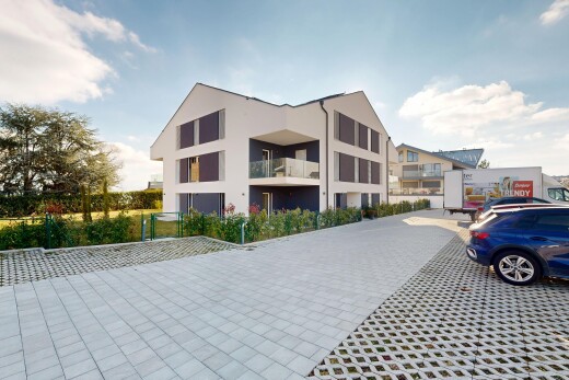 façade avec day time, from community, bardage en stuc, apartment complex view, et balcon