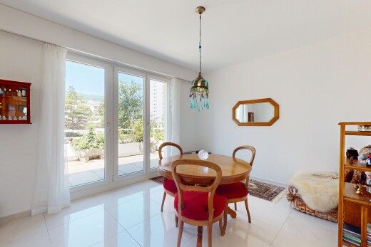 esszimmer mit inside property, natürliches licht, natural light, gipskartonwand, und drywall