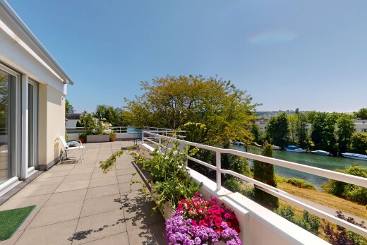 balkon mit balkon, from property, und day time