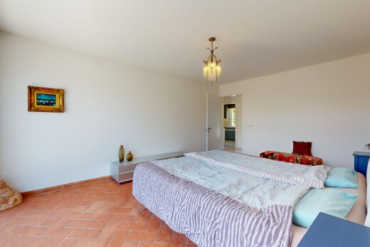 zimmer / schlafzimmer mit drywall, gipskartonwand, inside property, baseboards wall, und sockelleisten