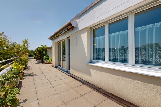 terrasse mit balkon und day time