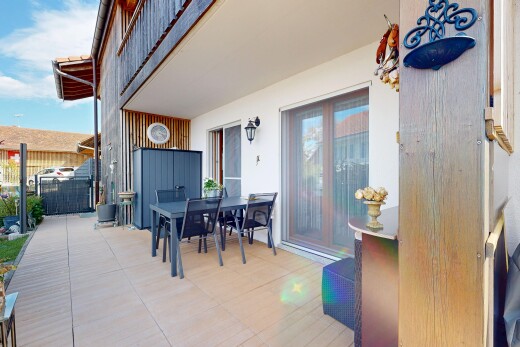 terrasse mit property visible, day time, essbereich im freien, und terrasse