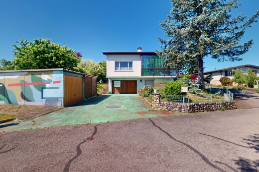 außenansicht mit day time und property visible