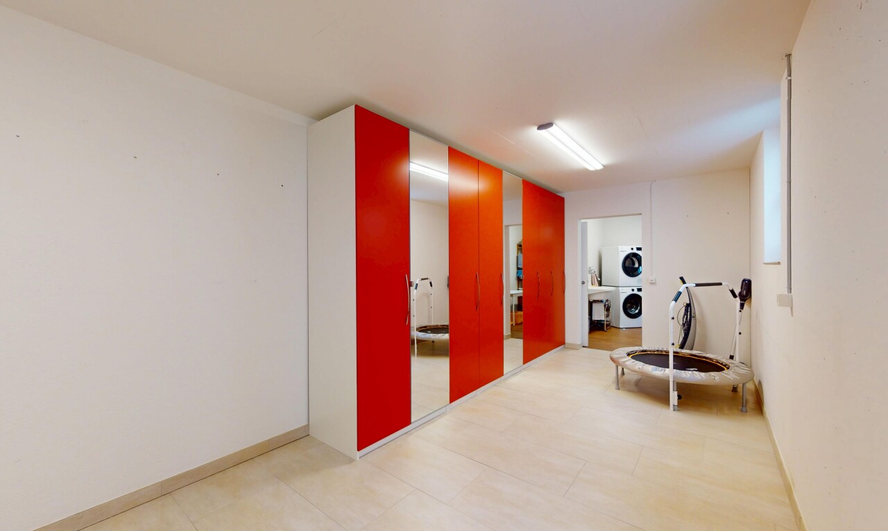 halle / korridor mit inside property, drywall, gipskartonwand, tumbler, und baseboards wall