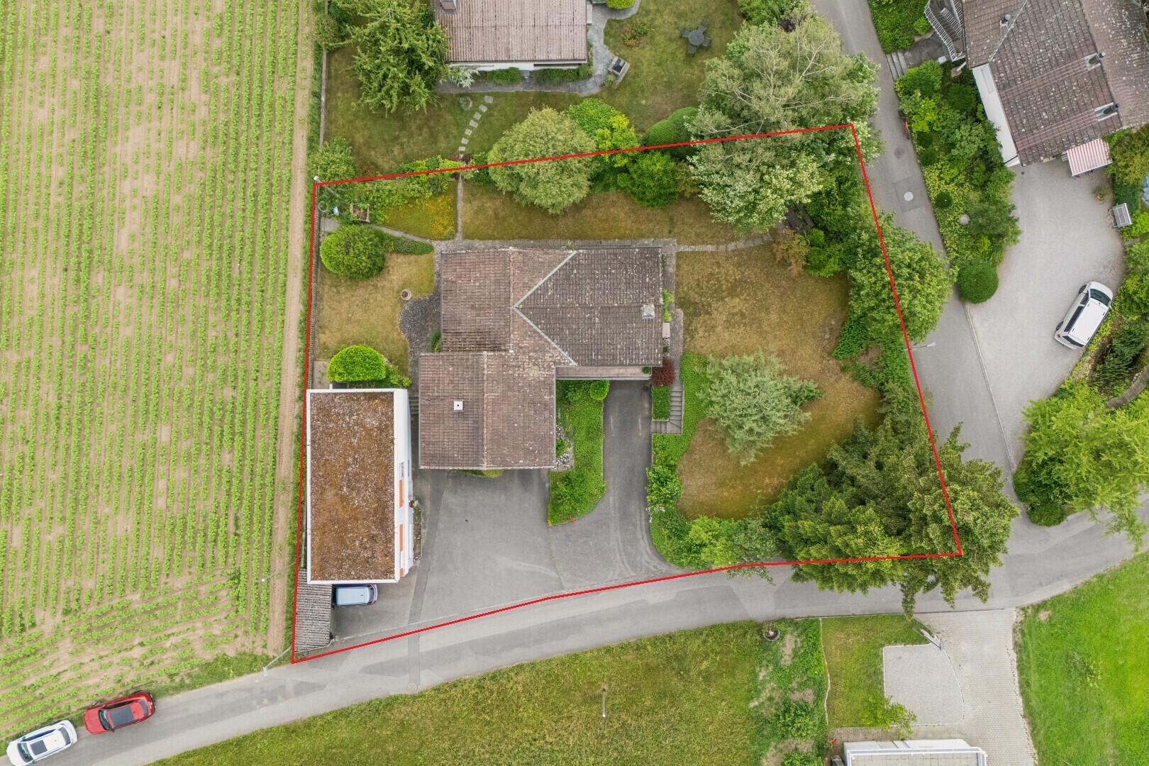 lage auf der karte mit property lines und aerial plat map