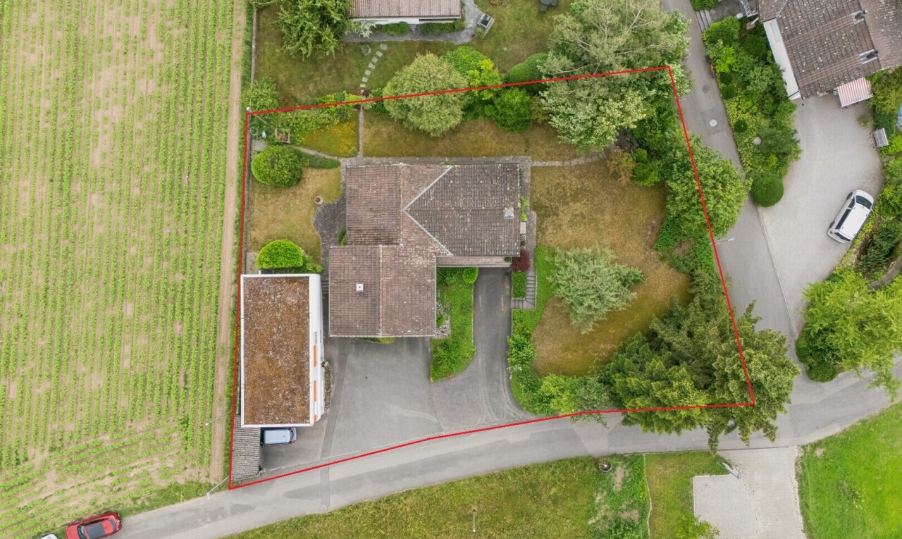 lage auf der karte mit property lines und aerial plat map