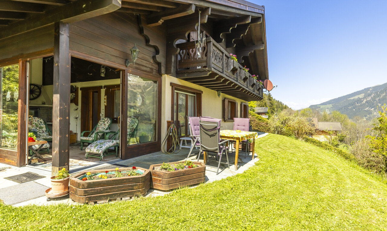 außenansicht mit rasen, from property, day time, terrasse, und mountain view
