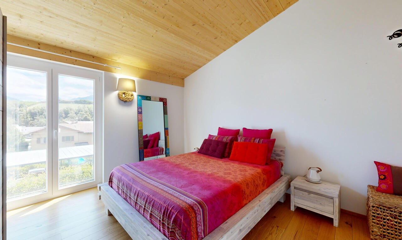 chambre avec lumière naturelle, natural light, cloison sèche, drywall, et inside property