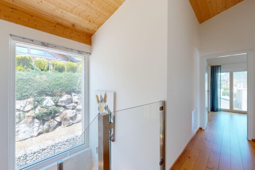 couloir avec inside property, lumière naturelle, natural light, cloison sèche, et drywall