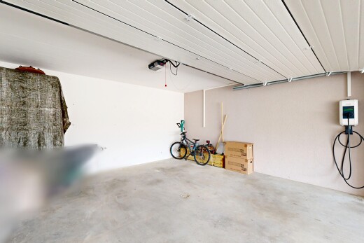 parking avec inside property