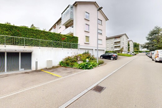 außenansicht mit overcast und parkplatz