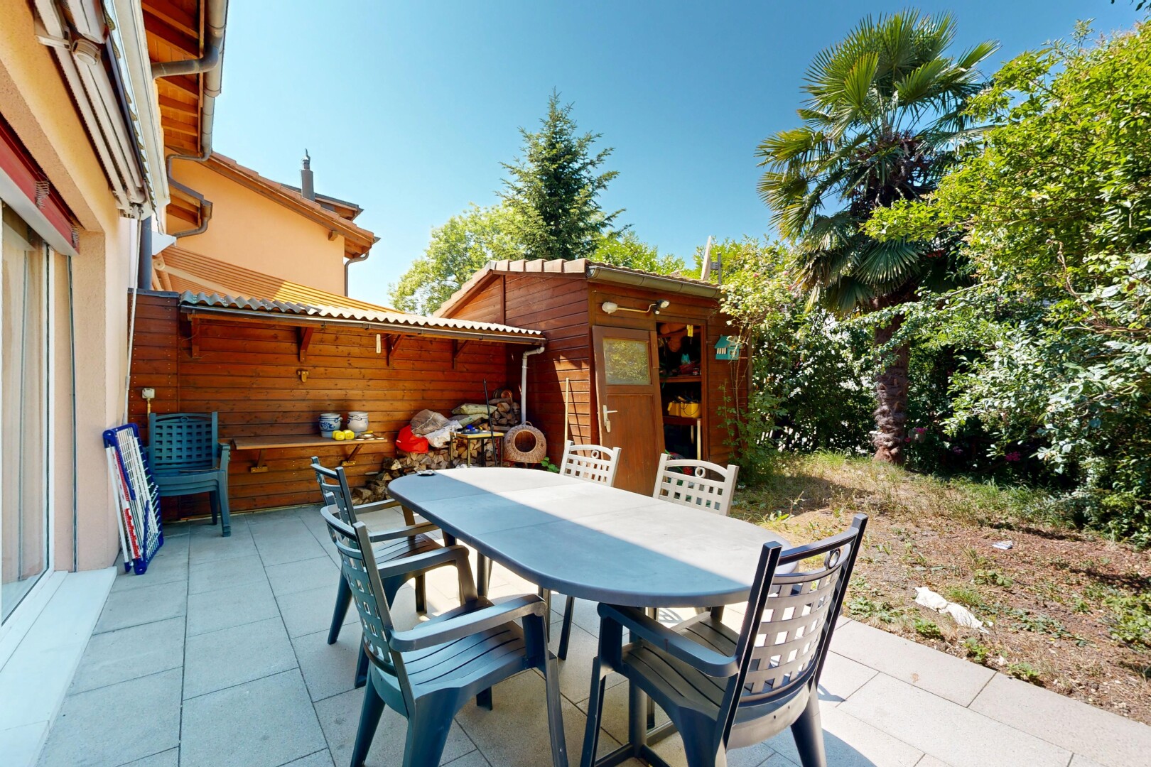 terrasse avec coin repas extérieur, terrasse, day time, et from property