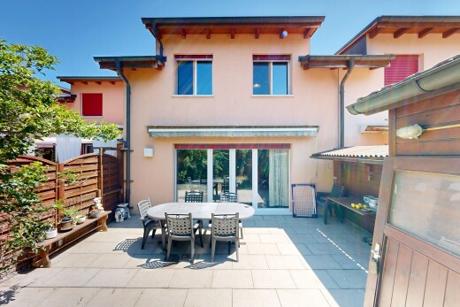 terrasse mit essbereich im freien, terrasse, property visible, zaun, und from property