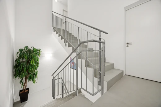treppe mit inside community, gipskartonwand, drywall, treppen, und betonboden